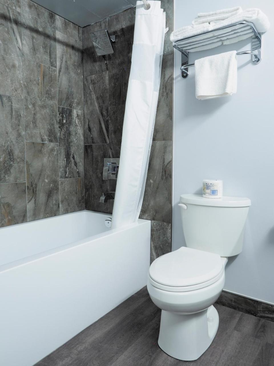 Argyll Plaza Hotel Έντμοντον Εξωτερικό φωτογραφία